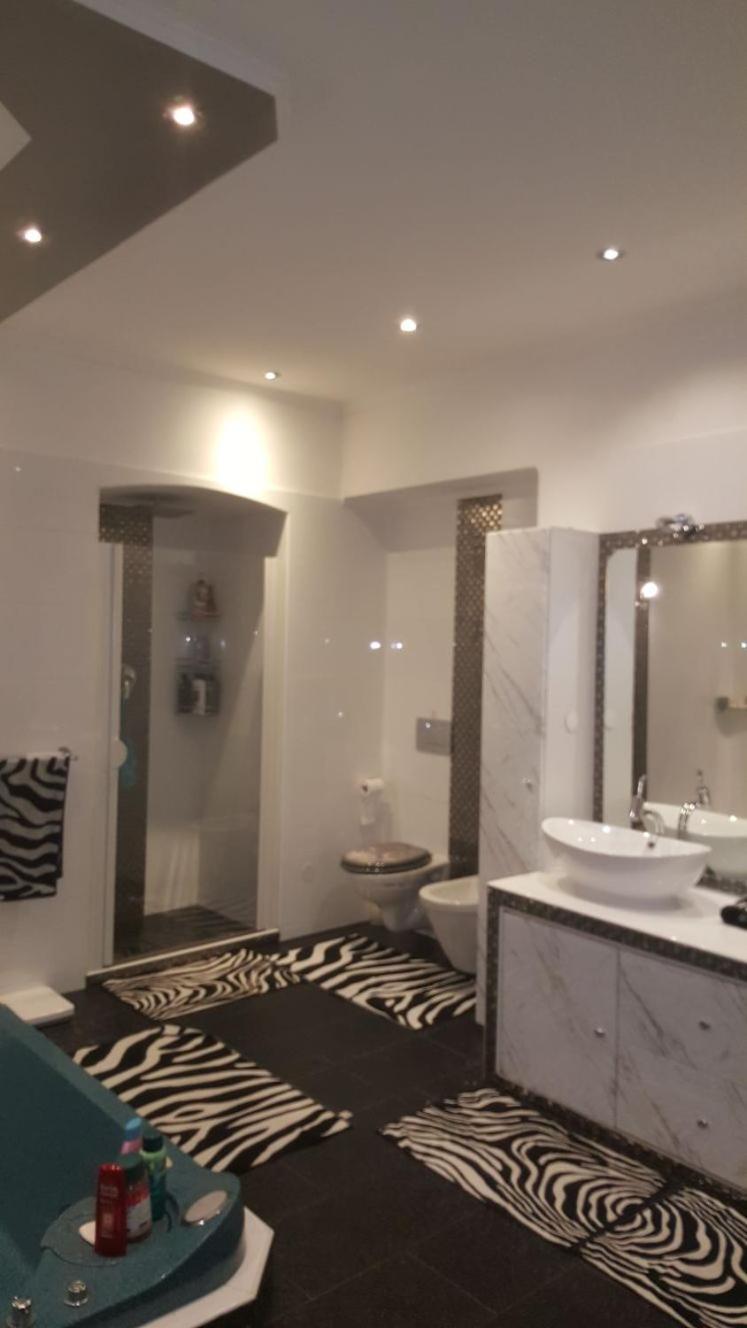 Grosse Wohnung Naehe Zentrum Vídeň Exteriér fotografie