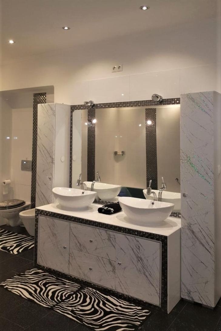Grosse Wohnung Naehe Zentrum Vídeň Exteriér fotografie